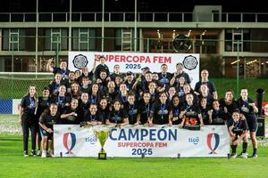 Olimpia se adjudicó la Supercopa FEM 2025