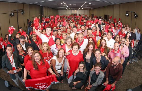 Lilian Samaniego oficializa su precandidatura presidencial dentro de la ANR