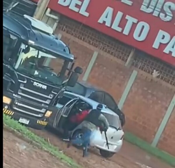 Popular / “Operativo Navidad”: Bandidos armados asaltaron a repartidor de gaseosas