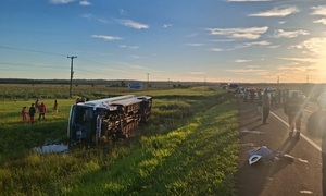 Pericias deberán aclarar contradicciones de chofer sobre el lugar del vuelco en la Ruta PY02 - OviedoPress