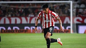 Golpe durísimo: Estudiantes confirmó la grave lesión de Santiago Arzamendia