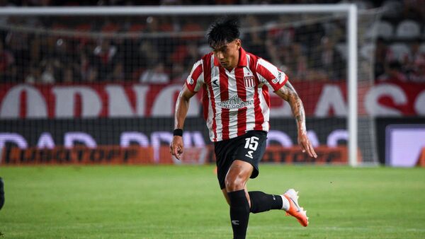 Golpe durísimo: Estudiantes confirmó la grave lesión de Santiago Arzamendia