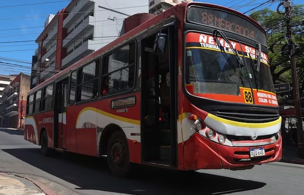Huelga de choferes: ¿Cuántas personas usan buses por día y cuántas optan por motos o bicicletas?