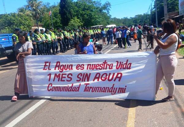 Indígenas cierran ruta Luque-San Bernardino por falta de agua •