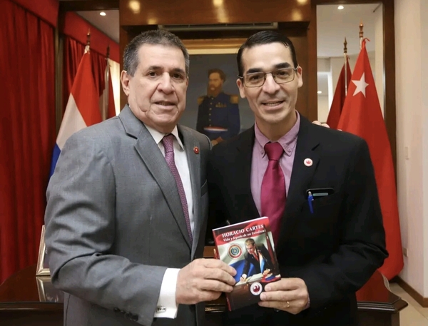 Publican libro sobre Horacio Cartes, "Vida y legado de un estadista"