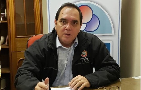 Popular / Marecos apoya proyecto de ley sobre uso de lelu en colegios: “Llevan el celular para ver porno o amenazar otros colegios”