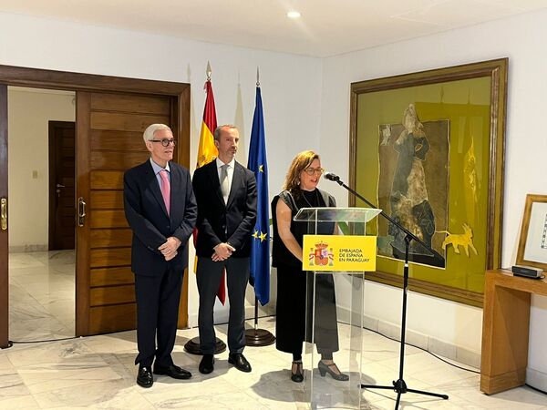 José Daniel Nasta recibió Condecoración Cruz de Oficial Orden del Mérito Civil otorgada por el Rey F