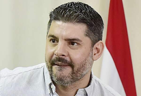 “Nenecho” se jacta de reinauguración de plaza Naciones Unidas, concretada luego de su renuncia y tras años de retraso - Política - ABC Color