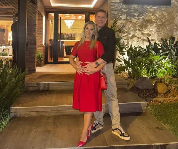 Protegen a Eddie Jara para que llegue al 14 de febrero y compre rosas, afirma senadora - Política - ABC Color