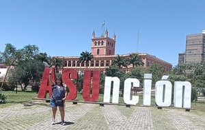Viajera mexicana hizo escala en Asunción y elogió la hospitalidad paraguaya