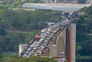 Puente de la Amistad, principal lugar de movimiento de salida y entrada de personas actualmente