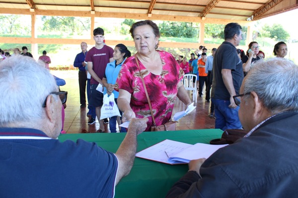 Yacyretá cumple cronograma de entrega de bonos sociales de fin de año
