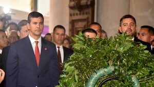 Peña admite que Cartes estuvo con la Corte y niega que las decisiones salgan de reuniones