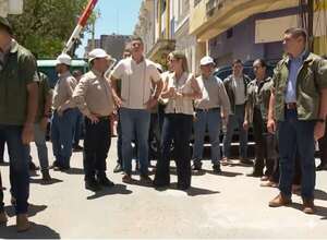 Centro Brilla elimina cables de la calle Presidente Franco