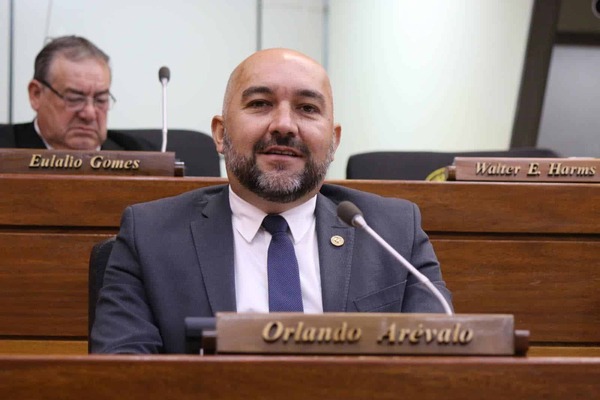 Arévalo deja Honor Colorado y se entrega a la Justicia