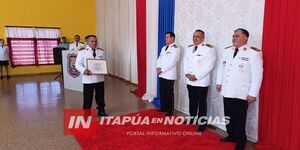 RECONOCIERON A POLICÍAS CON 30 AÑOS DE SERVICIO EN ITAPÚA