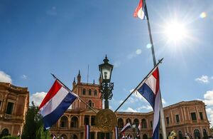 Standard & Poor's otorgó al Paraguay un nuevo grado de inversión - trece