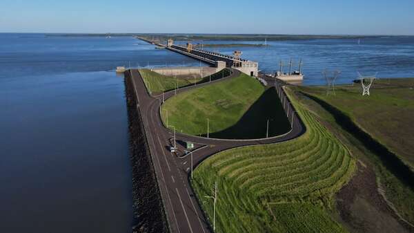 Buscan convertir en cruce comercial el paso Ayolas – Ituzaingó - Economía - ABC Color