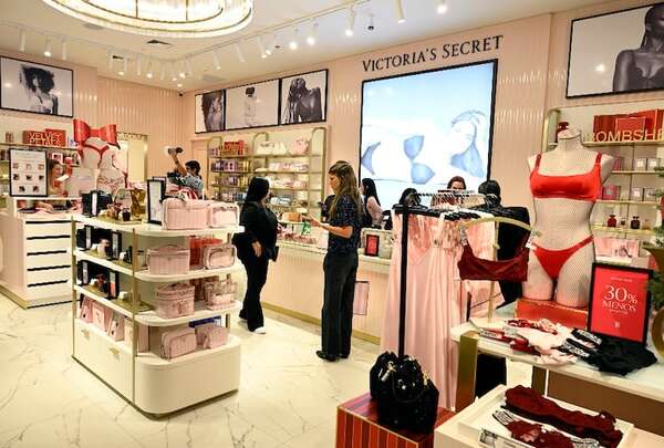 Victoria’s Secret inauguró una tienda en el Mariscal - Empresariales - ABC Color