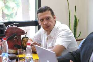 Nano Galaverna elogia a su esposa y al derroche navideño de Itaipú y opositores le salen al paso - Política - ABC Color