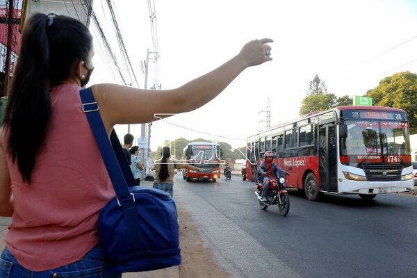 Popular / Choferes analizan endurecer huelga en próxima fecha