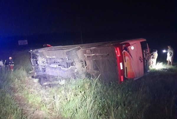 Bus accidentado en Caaguazú cumplía con los requisitos técnicos, afirma Dinatran - ADN Digital