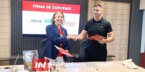PRODE Y UNAE FIRMAN CONVENIO PARA OTORGAR BECAS UNIVERSITARIAS