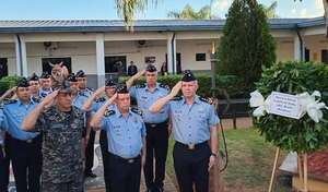 Policía Nacional rinde homenaje a uniformado caído en operativo Veneratio - Policiales - ABC Color