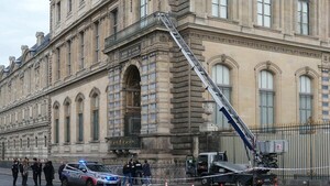 El Louvre se mantiene parcialmente abierto en el tercer día de huelga
