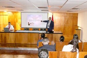 Socializan con funcionarios sobre normativas vigentes de la CSJ