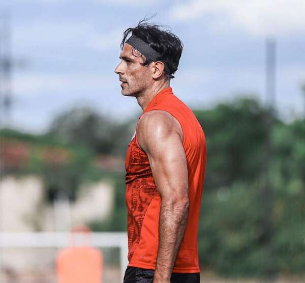 Nacional: Roque Santa Cruz, rumbo a la Academia - Nacional - ABC Color