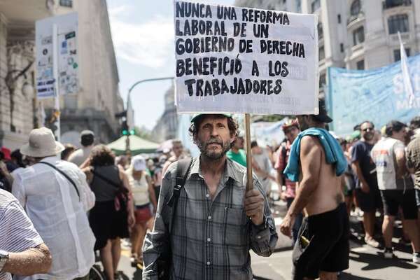 Gobierno de Milei posterga a febrero el tratamiento de su reforma laboral - Mundo - ABC Color