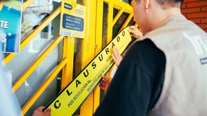 Clausuran locales comerciales por falta de pago de patentes - San Lorenzo Hoy