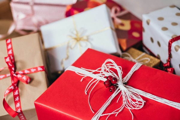 ¿Qué regalar a un hombre en Navidad? Tendencias 2025