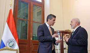 Itaipú: en el Gobierno “se pasan la pelota” y el hermetismo oculta posibles “jugadas” - Economía - ABC Color