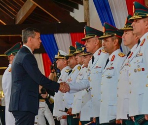 Ascensos militares: Peña entrega bastón de mando a 83 jefes