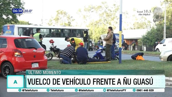 Vuelco de vehículo frente a Ñu Guasú