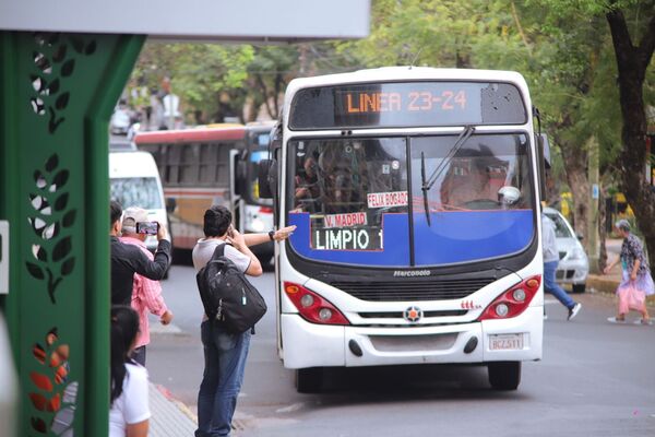 Nueve de cada diez asuncenos insatisfechos con el transporte público, según encuesta