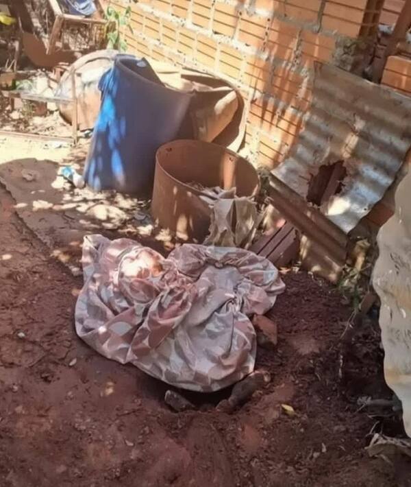 Horror en Villeta: hallan bebé recién nacido enterrado y detienen a su madre - Canal-E