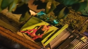 Brutal agresión en Pdte. Franco: Hombre arrastra a su pareja hasta lanzarla a la calle