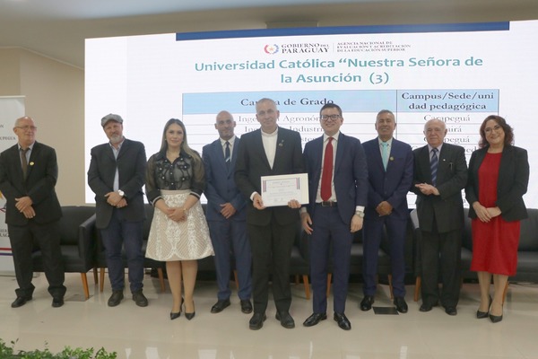 ANEAES acredita a 26 instituciones de educación superior y refuerza el sistema de calidad académica - El Trueno