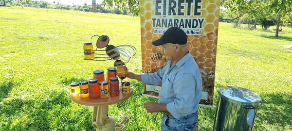 San Ignacio: la producción de miel se afianza como alternativa económica para familias rurales - Nacionales - ABC Color