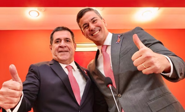 Peña primero admitió y luego negó la presencia de Cartes en reunión con miembros de la Corte