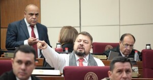 Tras quedarse con la presidencia de la Comisión Permanente, Colym empuja el juicio político a la Corte