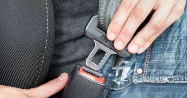 La Nación / Recuerdan la obligatoriedad del uso del cinturón de seguridad para todos los ocupantes del vehículo