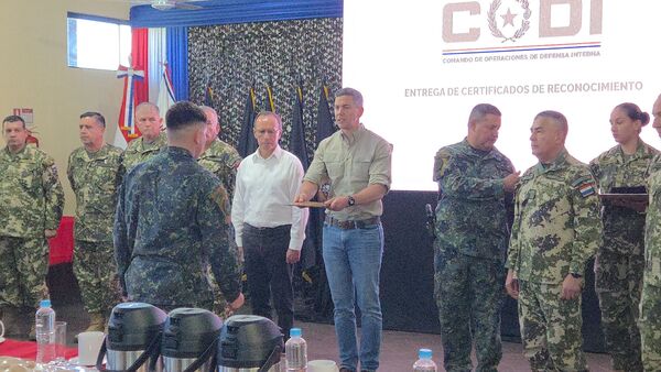 Pdte. Santiago Peña lleva saludos y reconocimiento a agentes del CODI-FTC - Concepción al Día