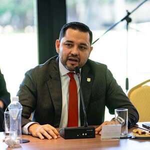 Asunción: tras tensa espera, Bello pagó aguinaldo, pero jubilados aún no cobraron - Nacionales - ABC Color