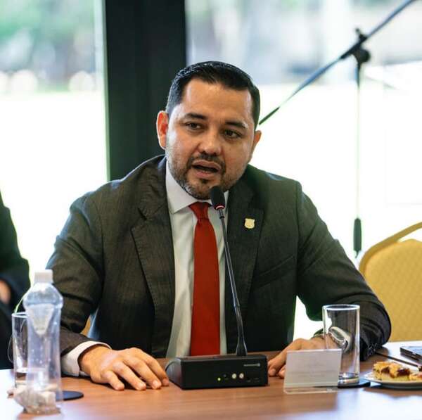 Asunción: tras tensa espera, Bello pagó aguinaldo, pero jubilados aún no cobraron - Nacionales - ABC Color