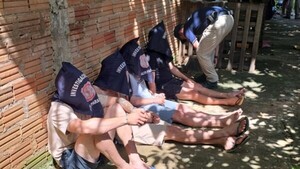 Imputan a cuatro jóvenes por millonario asalto a camión de refresco en Ciudad del Este