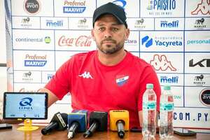 Felipe “Gato” Giménez, con manos a la obra al frente del plantel de Nacional - Nacional - ABC Color